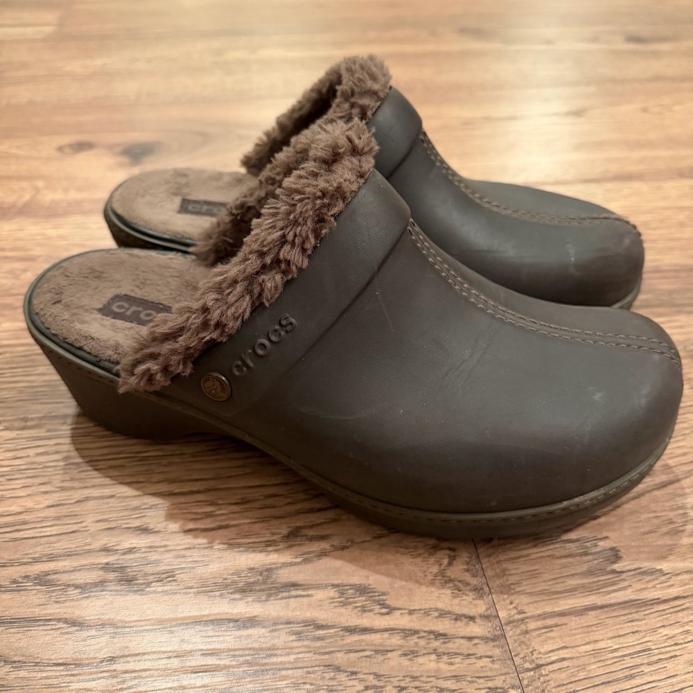 Crocs cobbler Eva lined clogs brown size 11